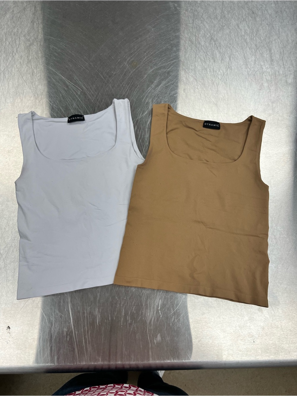 Dynamic Classic Scoop Tank Set — White & Tan Women’s One Size